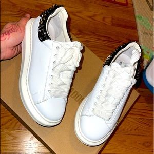 Steve Madden sneaker